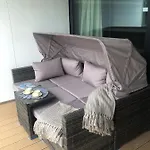 아파트 Seaside Parking W Cenie 코워브제크